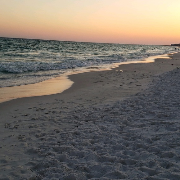 Meet your Posher, Whitney - Picture 1 of 1